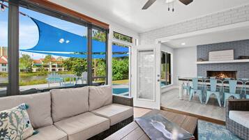 Téléviseur connecté, jeux vidéo, table de baby-foot, table de ping-pong