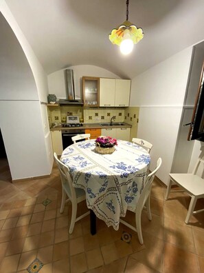 Dining - GIUALI House, in Sorrento coast (Massa Lubrense)