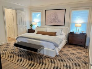 3 habitaciones, escritorio, tabla de planchar con plancha y wifi gratis 