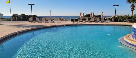 Beheizter Pool