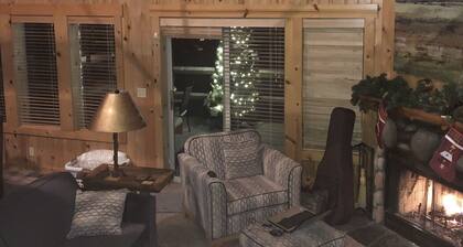 Beautiful rustic chalet on the 17th fairway.