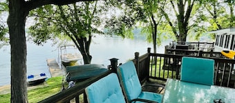 Cottages on Sand Lake - The Cozy Cottage