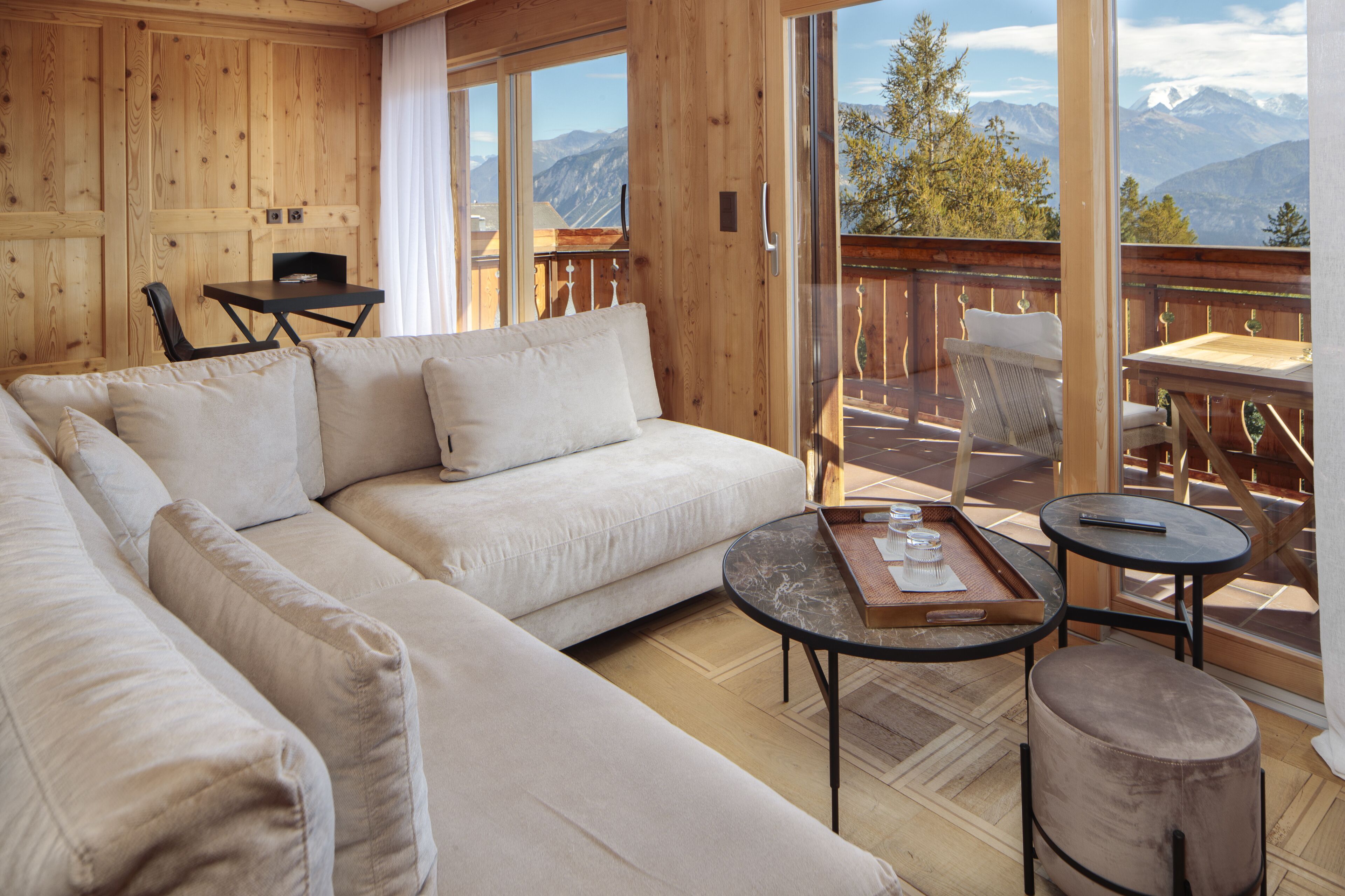 Premium Double Room | Minibar, in-room safe, individually decorated, desk