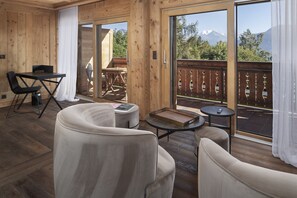 Minibar, coffres-forts dans les chambres, décoration personnalisée