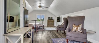 Cozy, classy, and convenient Sugarhouse Studio