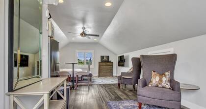 Cozy, classy, and convenient Sugarhouse Studio