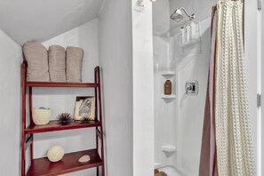 Interior - Cozy, classy, and convenient Sugarhouse Studio (Salt Lake City)