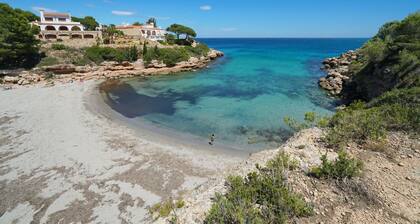 Jolie villa avec piscine proche mer (200m)
