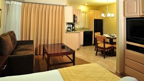 2 Schlafzimmer, Zimmersafe, Schreibtisch, Bügeleisen/Bügelbrett