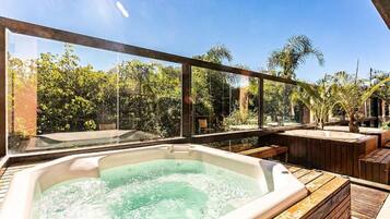 Bañera de hidromasaje exterior