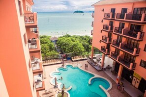 2 outdoor pools, pool loungers - Jurerê Beach Village (Florianópolis)