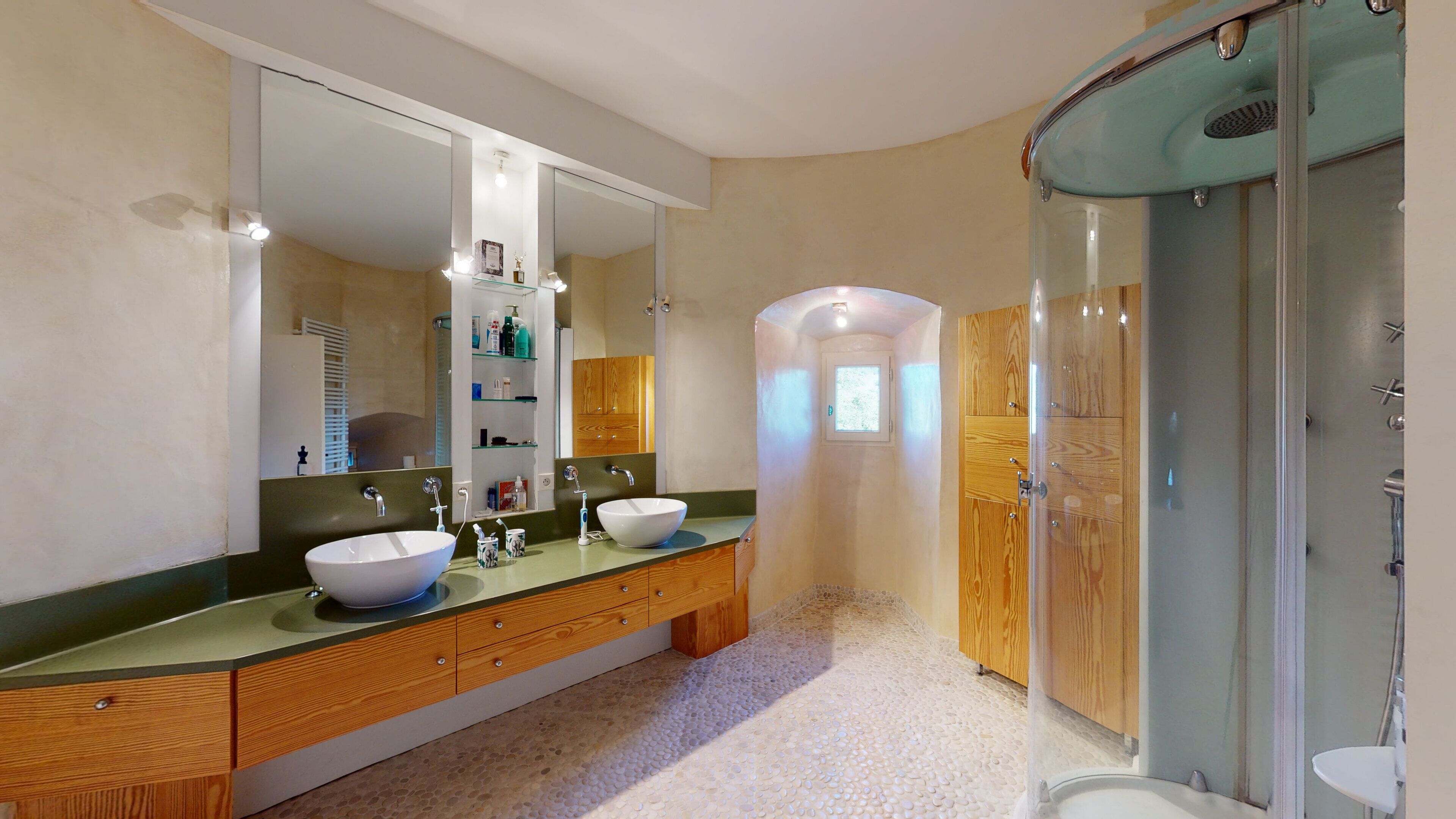 Combined shower/tub, hair dryer, towels, soap