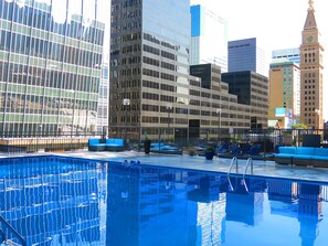 Piscina all'aperto, una piscina riscaldata