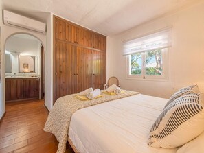 3 habitaciones, tabla de planchar con plancha y wifi gratis 