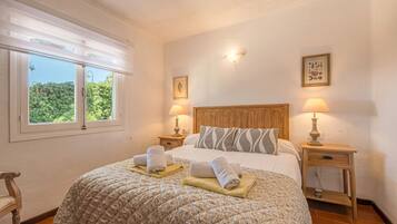 3 chambres, fer et planche Ă  repasser, Wi-Fi gratuit, draps fournis