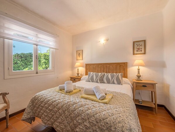 3 chambres, fer et planche à repasser, Wi-Fi gratuit, draps fournis