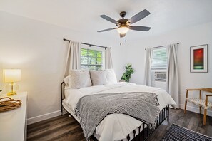 3 bedrooms, iron/ironing board, WiFi, bed sheets