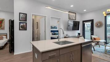 2 bedrooms, desk, iron/ironing board, WiFi (free)