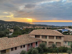 Exterior - 3bedroom flat in Les Issambres Var, superb sea view, pool and air conditioning (Roquebrune-sur-Argens)