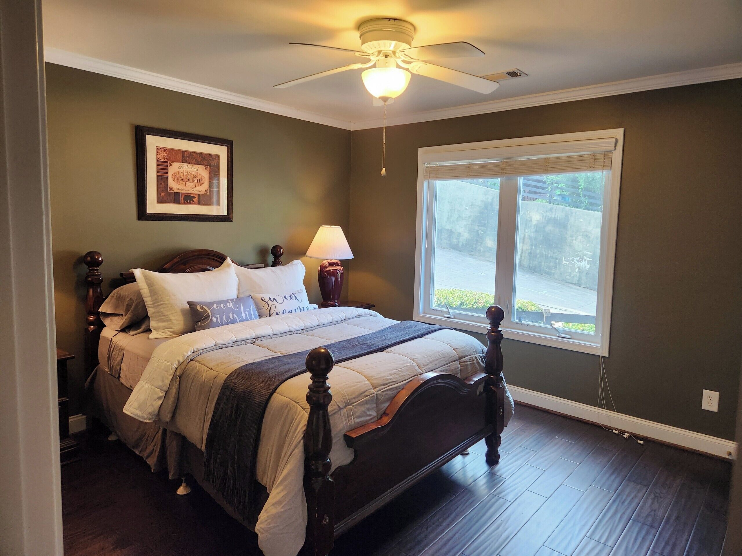 Queen bed in guest room #2