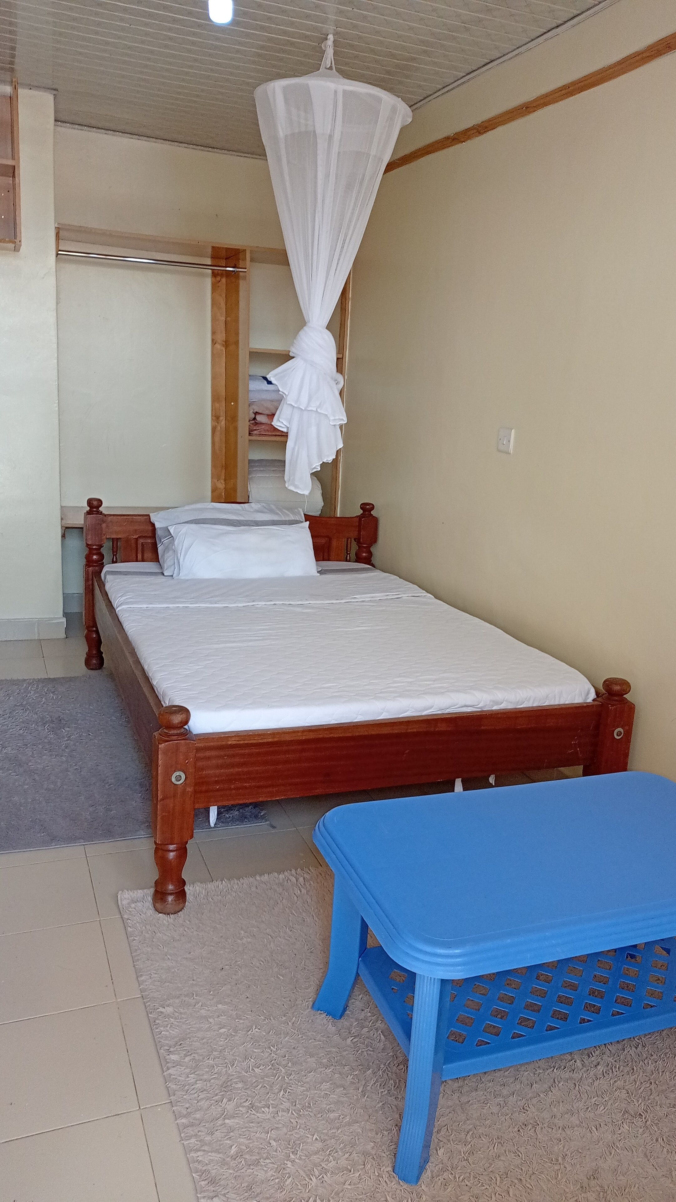 1 habitación y caja de seguridad en la habitación 