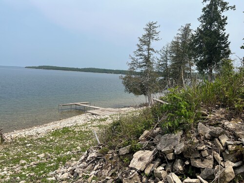 Lake House with an eagle eye view of the bay and lake access