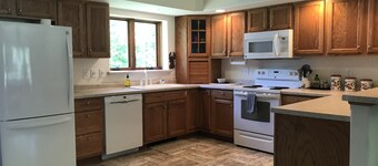 Lake House with an eagle eye view of the bay and lake access