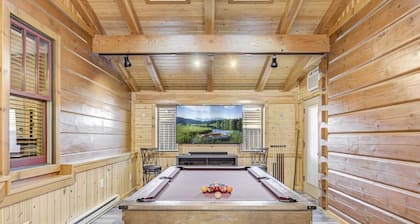 Gorgeous Cabin w/direct trail access for hiking & off roading!