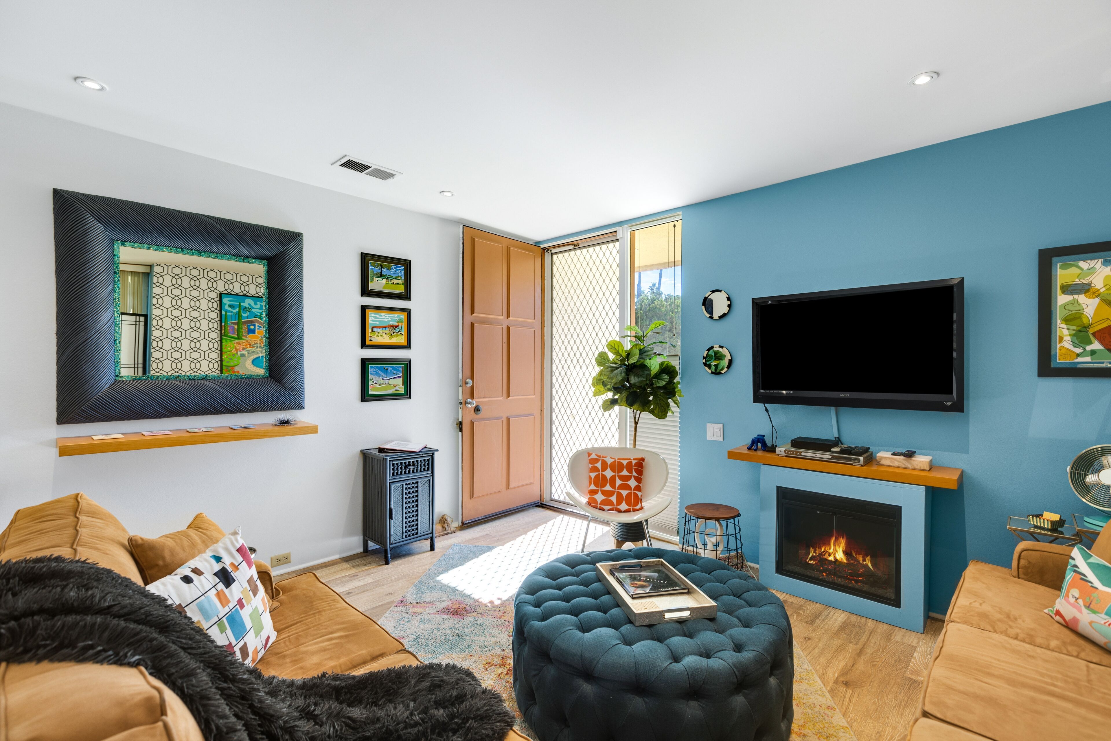 智能电视、壁炉