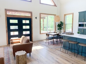 Smart-TV, videospill og DVD-spiller