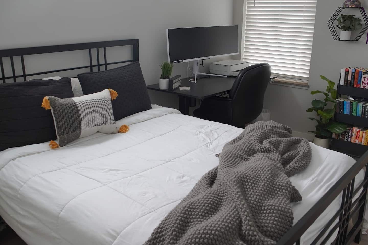 3 habitaciones, escritorio, tabla de planchar con plancha y wifi gratis 