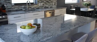 Funky Modern Home Minutes Drive from Downtown CLE