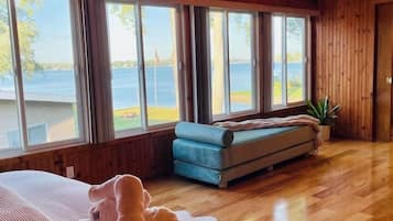 5 makuuhuonetta, työpöytä, silitysrauta/-lauta, Wi-Fi