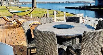Unforgettable Paw Paw Lakefront Retreat | 4BR| 3BA