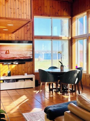 Unclassified image, 2 of 52, button