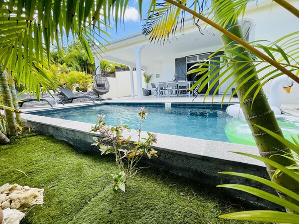 Outdoor pool, a heated pool