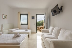 Quarto básico | Cofres nos quartos, ferros/tábuas de passar roupa, Wi-Fi de cortesia
