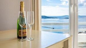 Panoramic Suite | In-room safe, iron/ironing board, WiFi (free), bed sheets - Maroulinas View Studios & Apartments (Mykonos)
