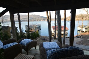 Property grounds - Honeycomb Waterfront Lakehouse with deep water dock (Grant)