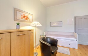 Free WiFi, bed sheets - Stunning apartment in Krakow am See with WiFi (Krakow am See)
