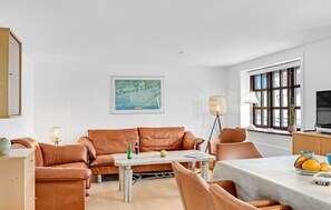 TV - 2 bedroom beautiful home in Løkken (Løkken)