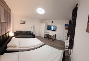 2 bedrooms, desk, iron/ironing board, free WiFi