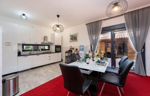 Dining - Luxurious home in Vir with sauna (Vir)