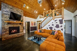 智能電視、壁爐、電子遊戲、書籍