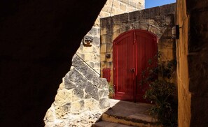 Exterior - Traditional Farmhouse with Pool (Xaghra)