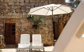 Terrace/patio - Traditional Farmhouse with Pool (Xaghra)