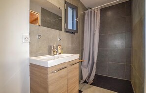 Shower, hair dryer - Beautiful home in Montegrosso (montegrosso)