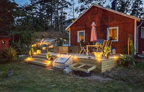 2 bedroom amazing home in Figeholm