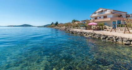 Amazing apartment in Nevidane with WiFi