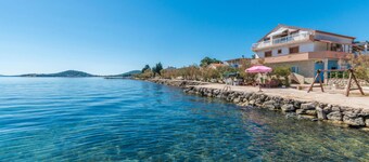 Amazing apartment in Nevidane with WiFi